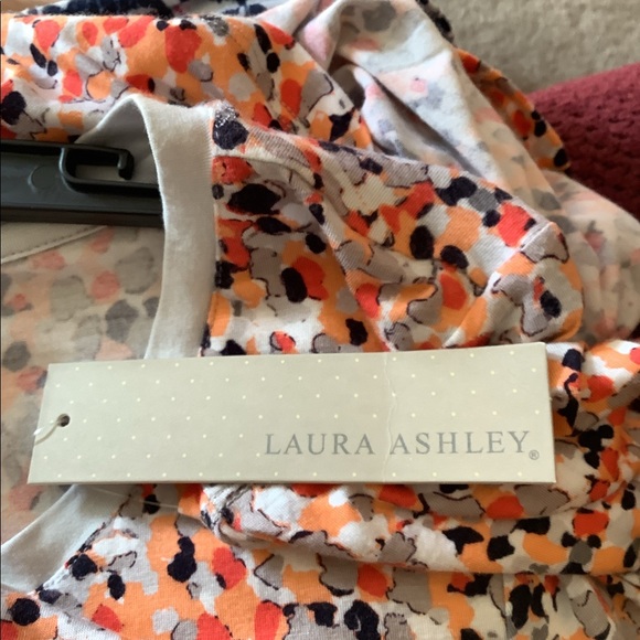 Laura Ashley long sleeve top new with tags medium pixel print 58$ retail - Picture 4 of 11